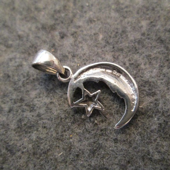 925 Sterling Crescent Moon & Star Pendant> New> Dainty, Non Tarnish, celestial - Picture 4 of 5